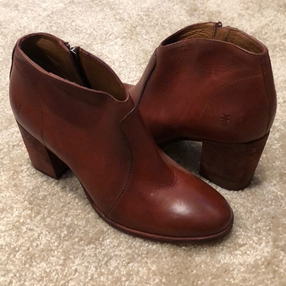 Frye Nora Leather Bootie